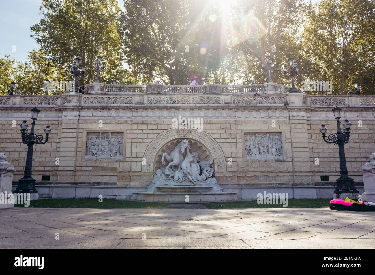 Fontaine de l'escalier Pincio dans le parc Montagnola de Bologne, capitale et plus grande ville de la région Emilie Romagne dans le nord de l'Italie Banque D'Images