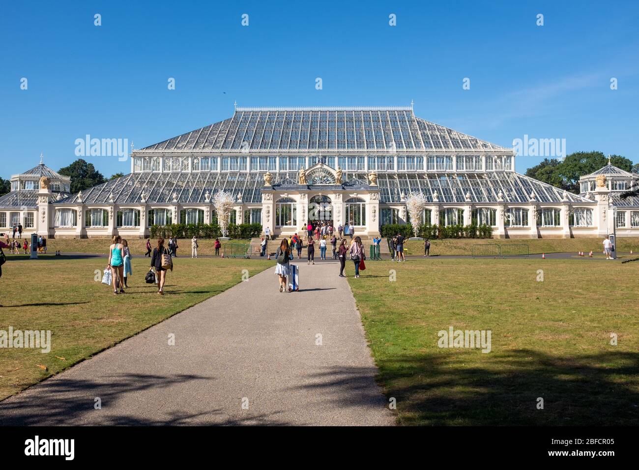 The Temperate House, Royal Botanical Gardens Kew. Structure en fer forgé et en verre Banque D'Images