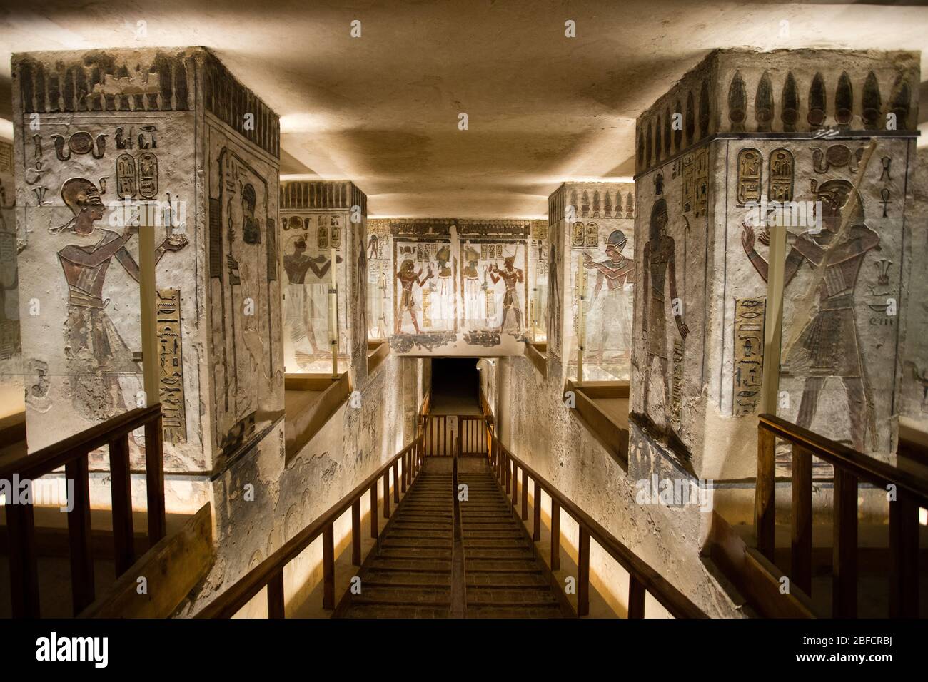 Œuvres d'art à l'intérieur de la tombe de Ramses III dans la vallée des Rois près de Louxor, en Égypte. Banque D'Images