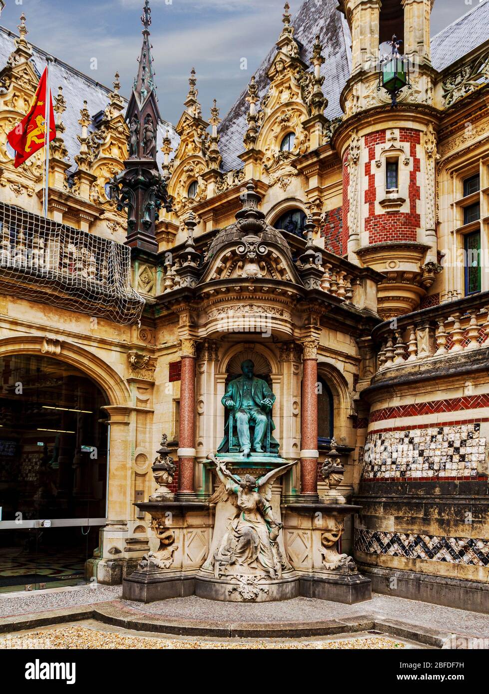 Fecamp, France - 31 mai 2018 : statue d'Alexandre le Grand au Palais bénédictin. Le palais bénédictin est maintenant musée et distillerie de liqueur. Banque D'Images