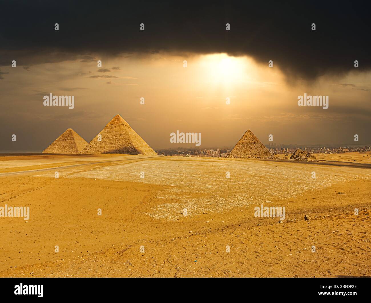 Les célèbres pyramides de Giza en Egypte Banque D'Images