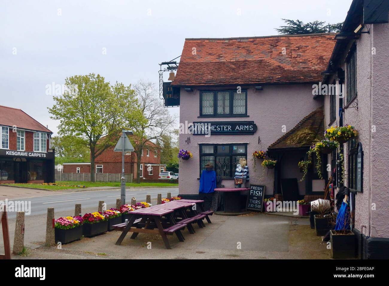 Kesgrave, Suffolk, Royaume-Uni - 18 avril 2020: Le Bell Inn a été temporairement renommé Winchester Arms après le film zombie Shaun of the Dead. Banque D'Images
