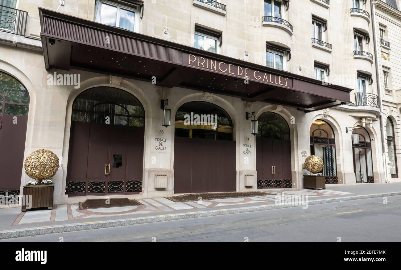 CORONAVIRUS : LES CÉLÈBRES HÔTELS DE LUXE SONT TEMPORAIREMENT FERMÉS À PARIS Banque D'Images