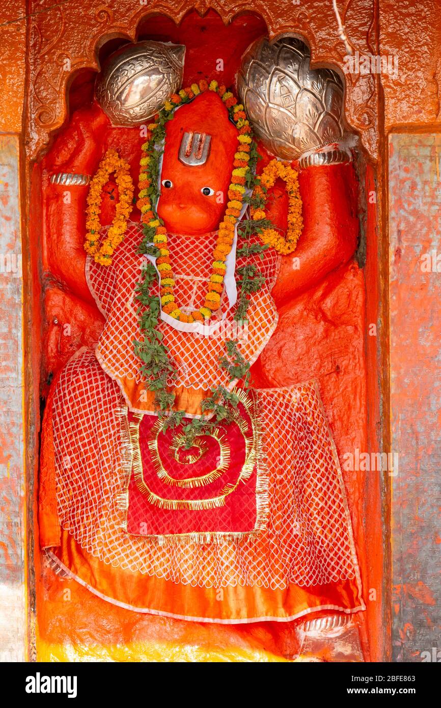 Lord Hanuman Idol sur les ghats de Varanasi Banque D'Images