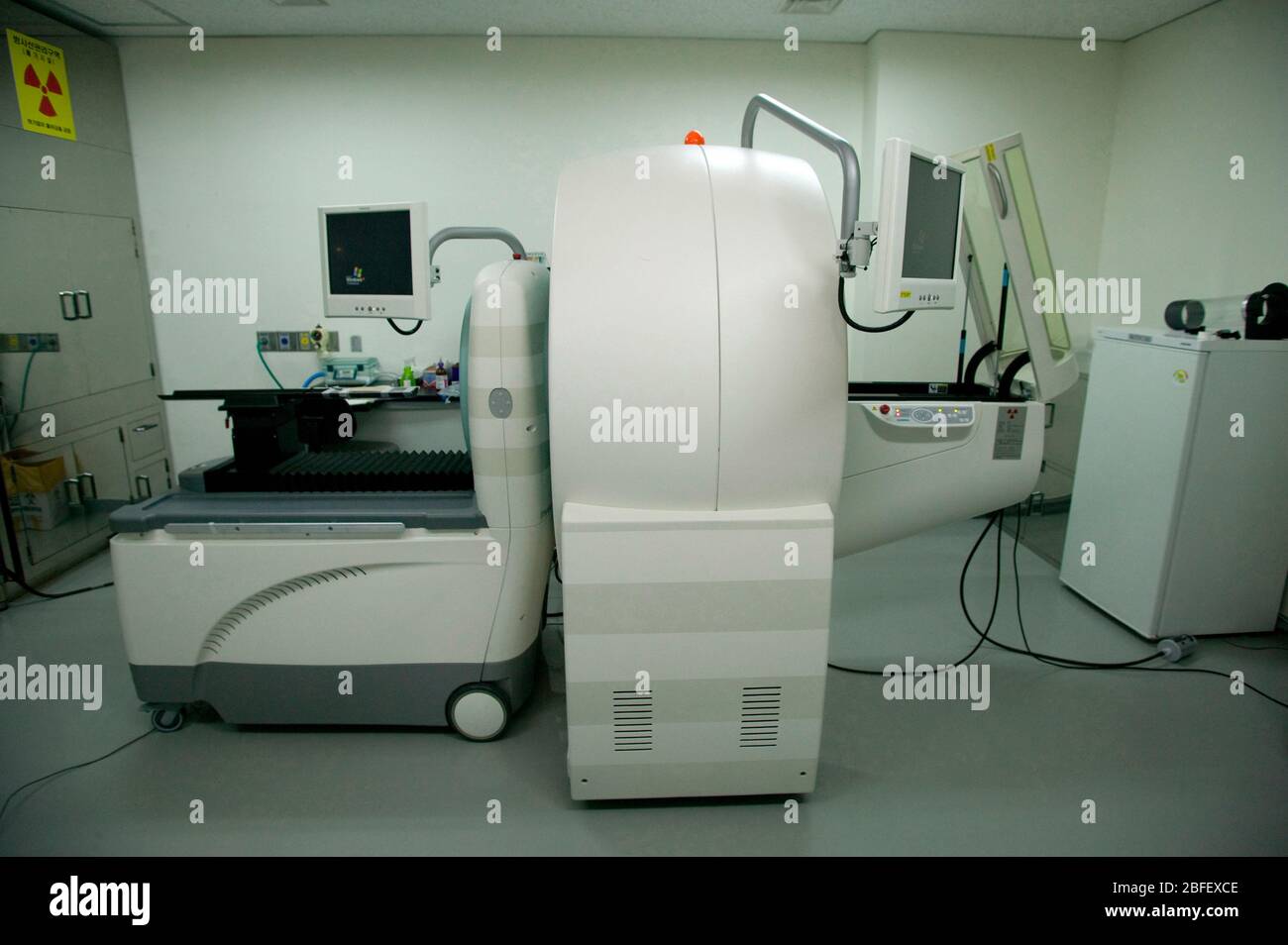 L'entrée d'une salle de recherche en imagerie médicale au Samsung Medical Center, Séoul. La machine micro PET est utilisée pour scanner des souris pour faciliter la recherche Banque D'Images