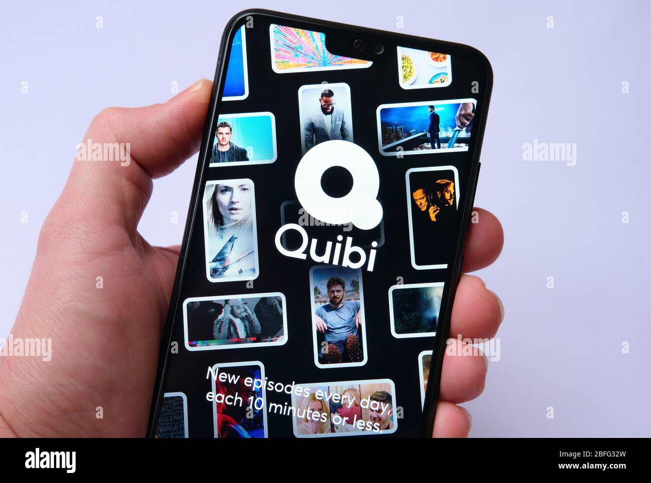 Stone / Royaume-Uni - 18 avril 2020: Écran de connexion de l'application Quibi sur le smartphone. Quibi est une nouvelle plate-forme de diffusion vidéo courte, comperitor to TikTok Banque D'Images