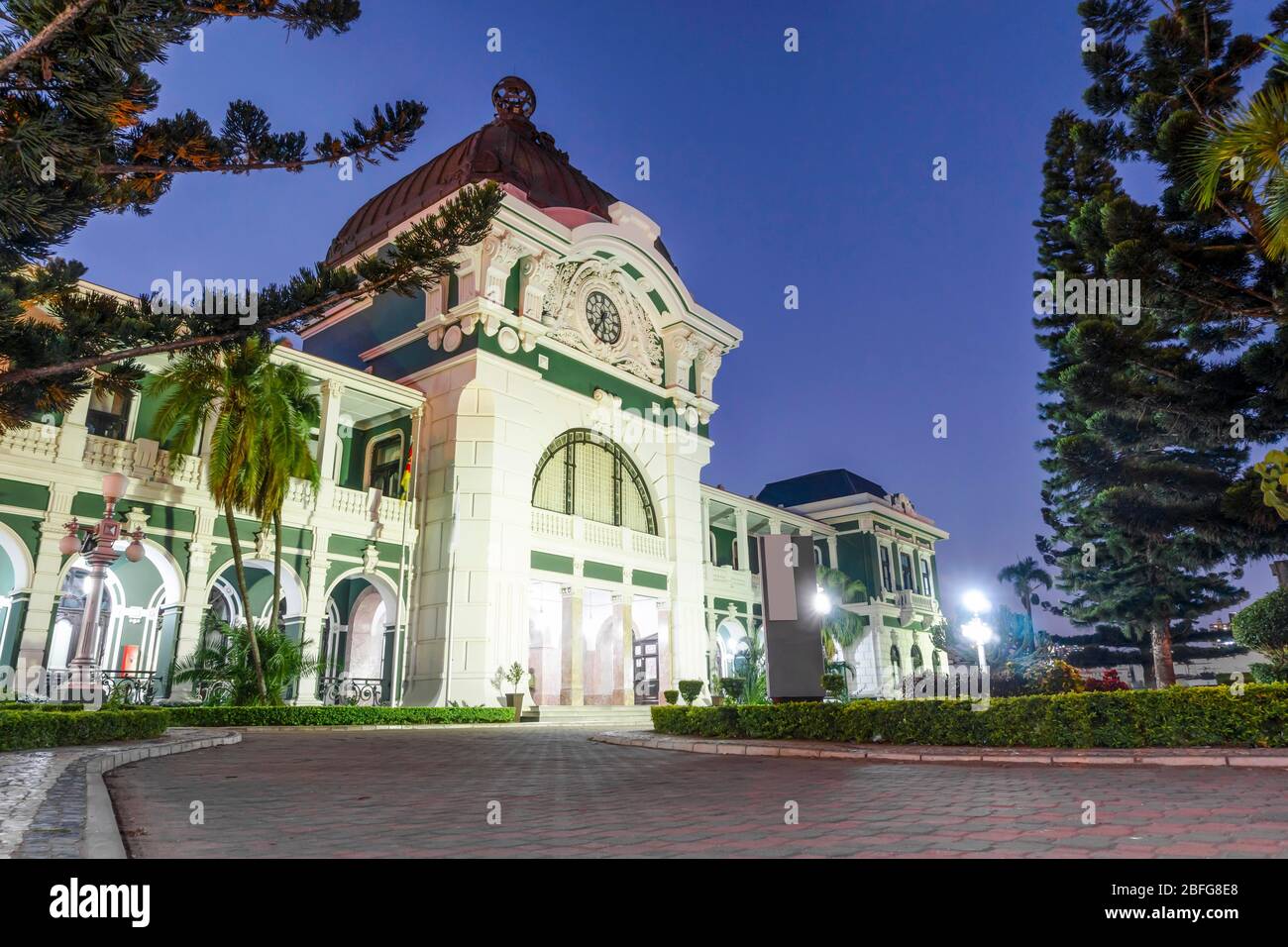 Gare historique au crépuscule, Maputo, Mozambique Banque D'Images