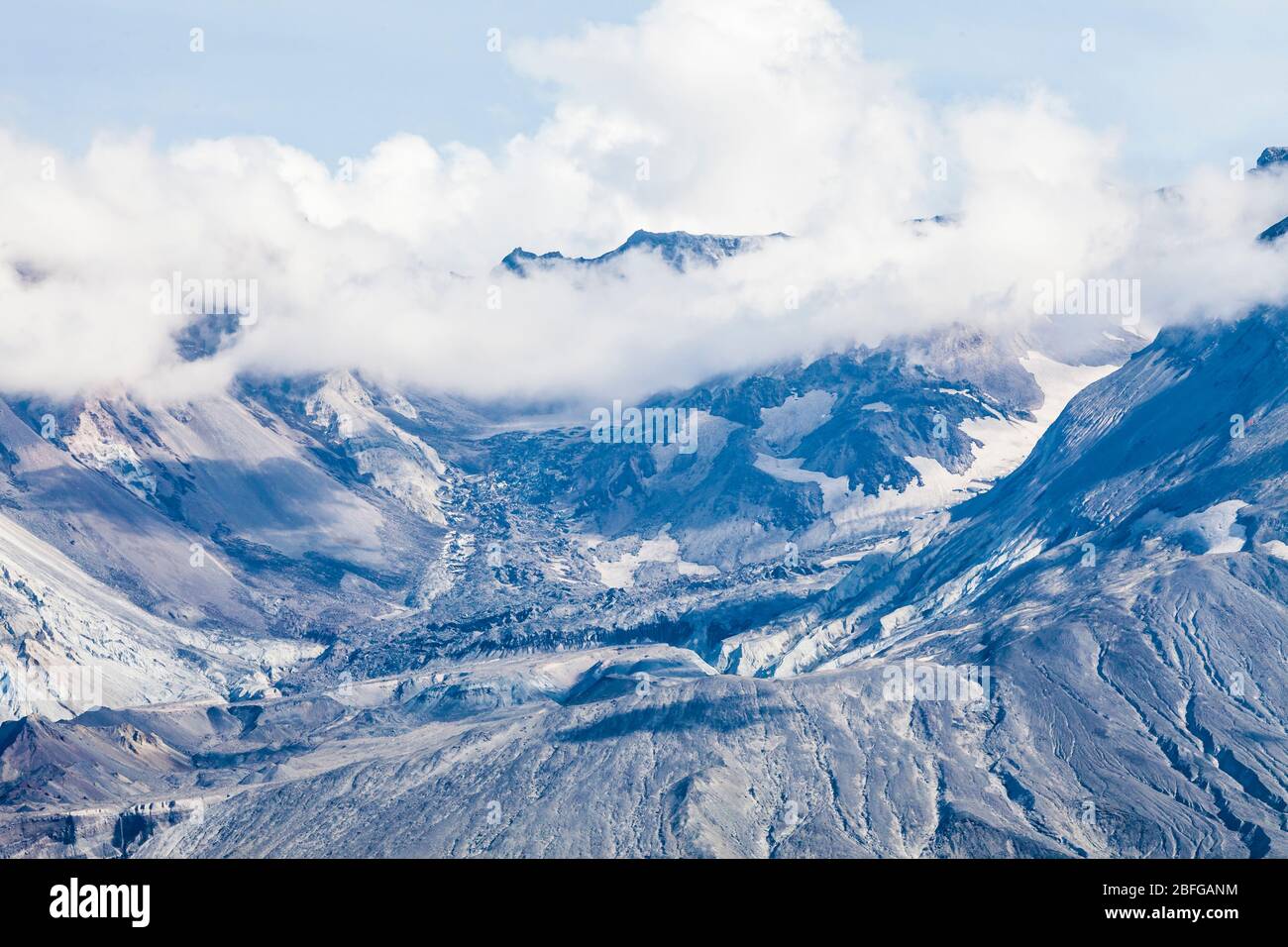 Le côté nord du Mont Saint Helens à dans le cratère, le Mont Saint Helens Monument Volcanique National, Washington, USA. Banque D'Images