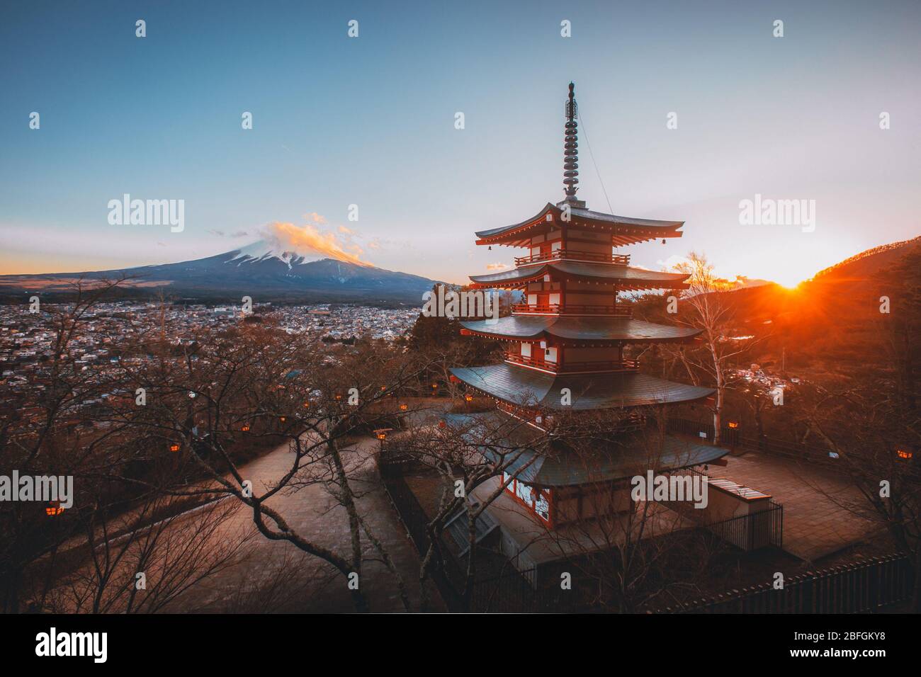 Mont Fuji à la pagode de Chureito dans le parc Arakurayama Sengen Banque D'Images
