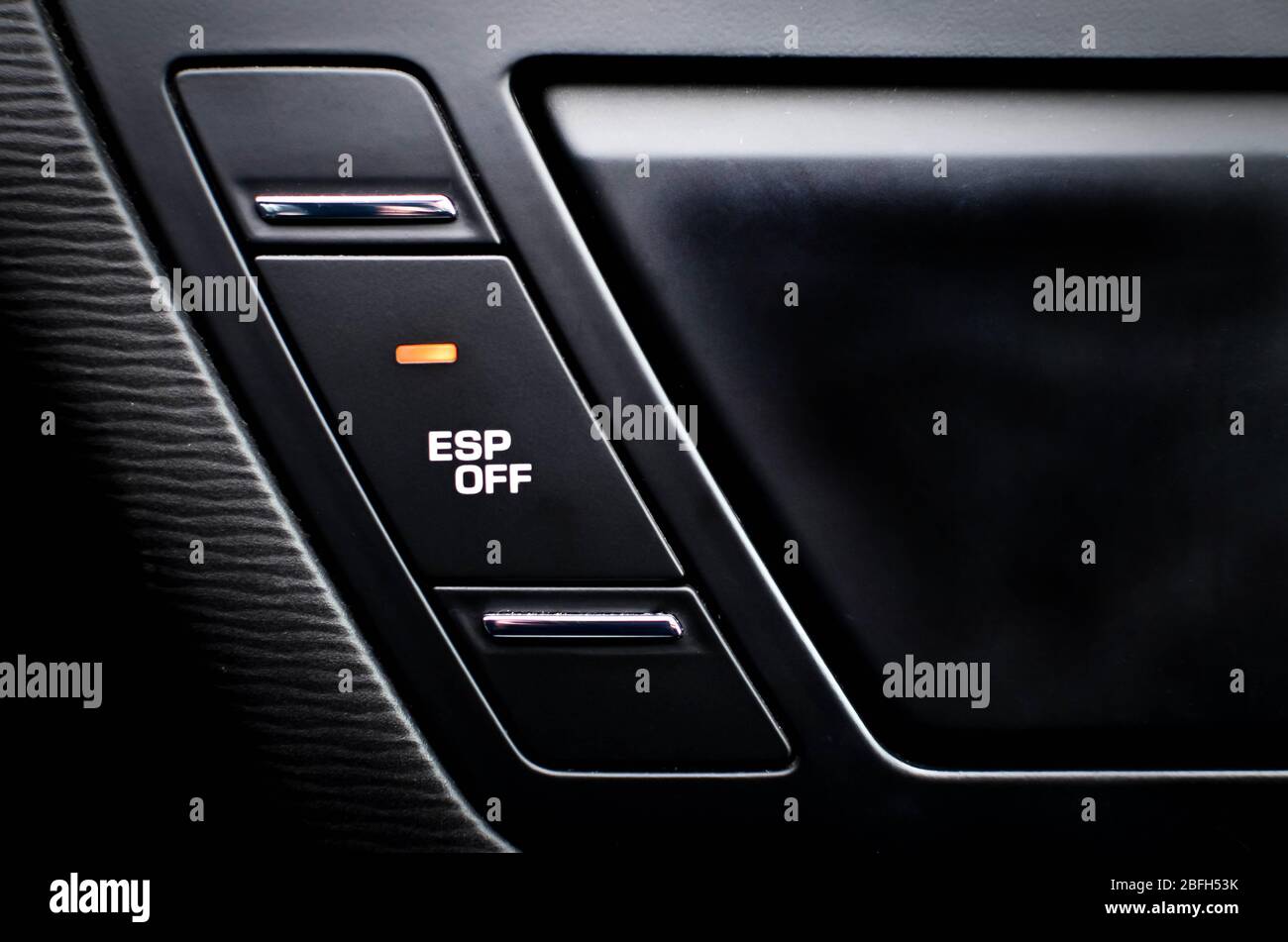 Gros plan dans la voiture, bouton pour désactiver l'ESP antipatinage Banque D'Images