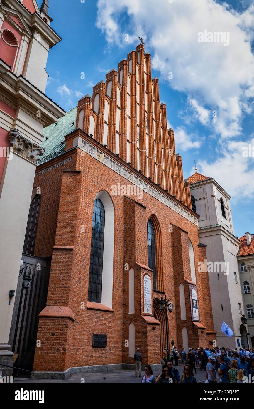 Cathédrale Saint Jean-Baptiste dans la ville de Varsovie, Pologne, église cathédrale dans la vieille ville, architecture gothique Banque D'Images Cathédrale Saint Jean-Baptiste dans la ville de Varsovie, Pologne, église cathédrale dans la vieille ville, architecture gothique Banque D'Images