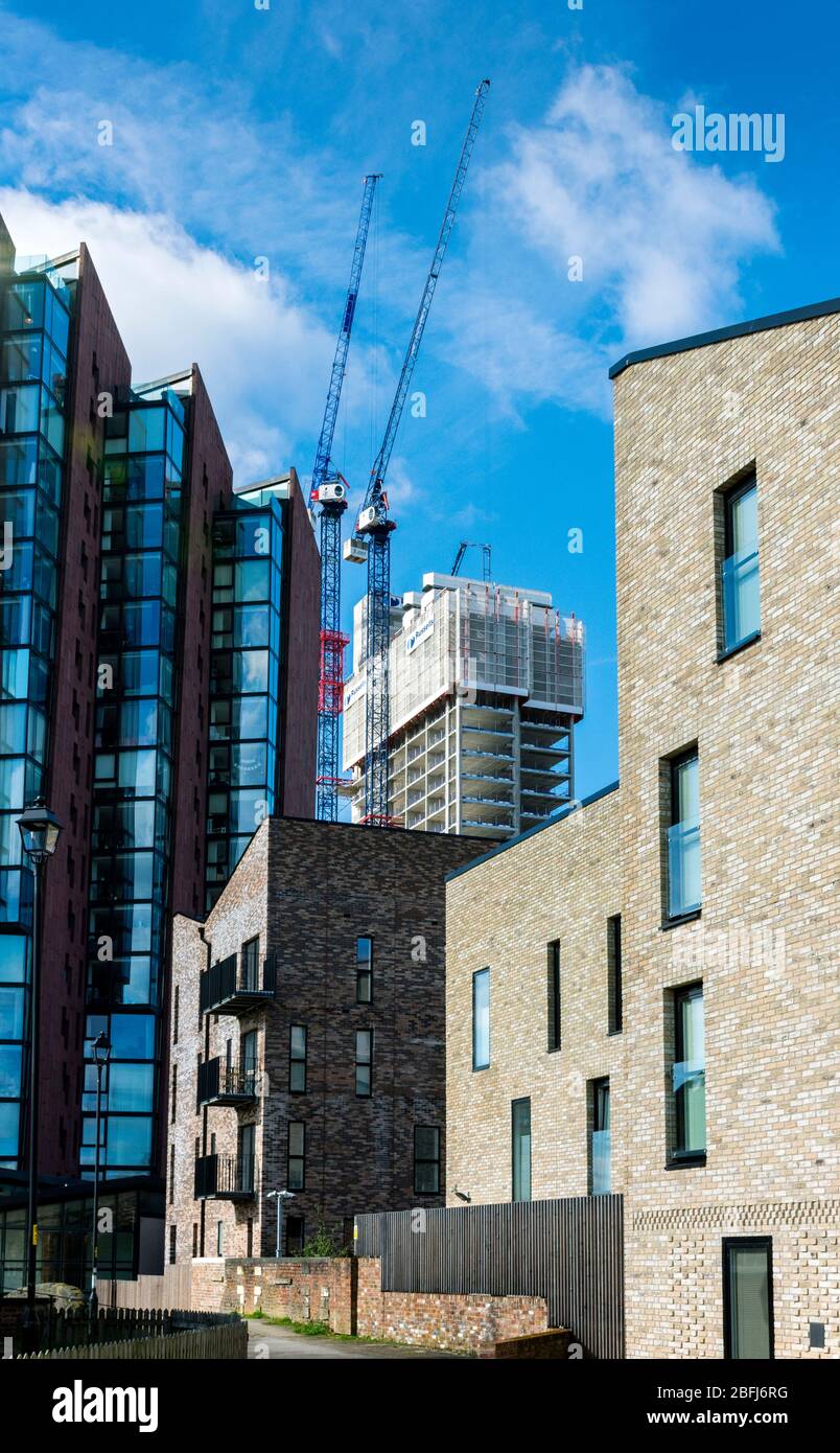 Islington Wharf, Islington Wharf Mews et Oxygen Tower (en construction), appartements, New Islington, Ancoats, Manchester, Angleterre, Royaume-Uni Banque D'Images