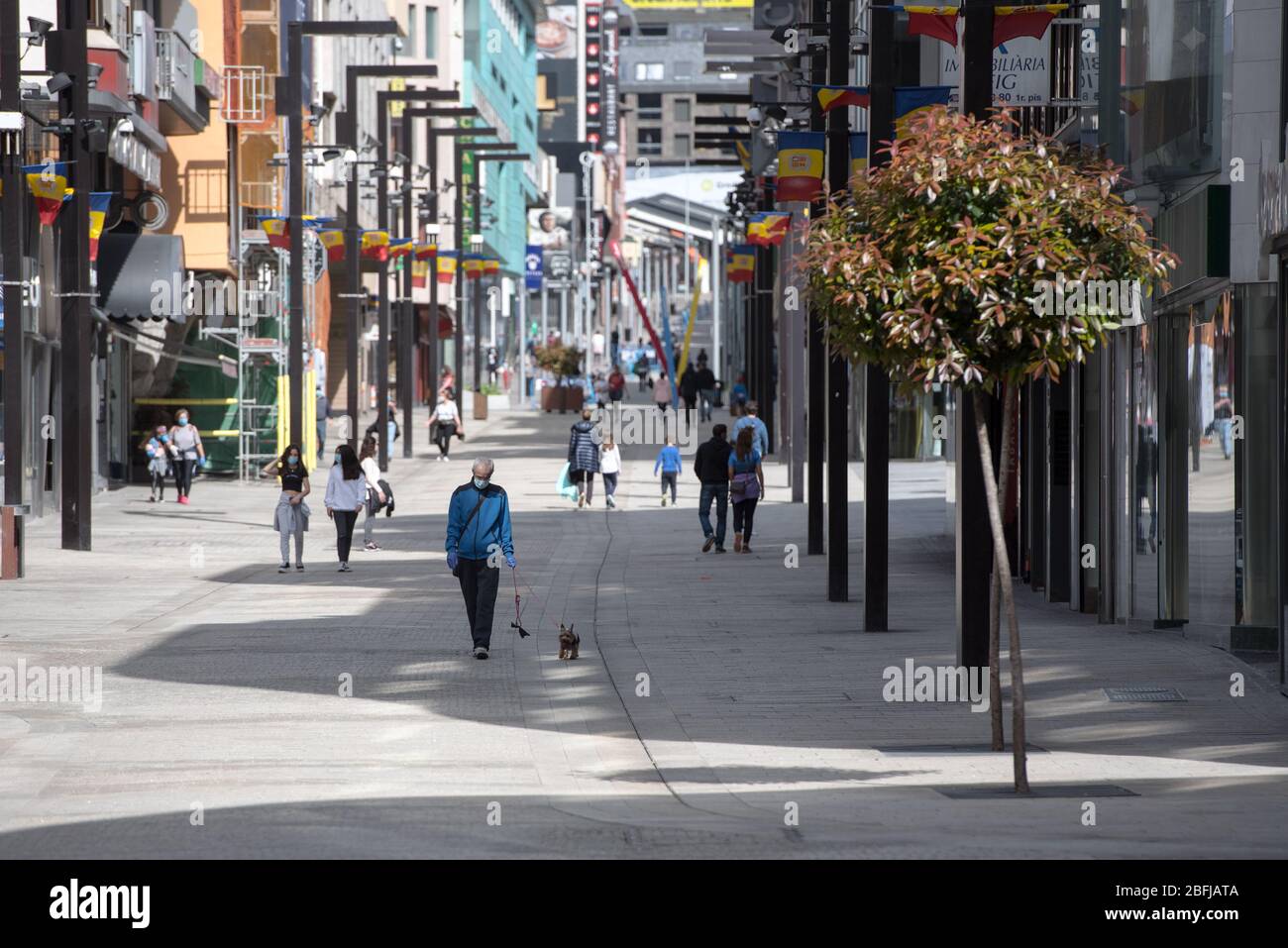 Andorre la Vieille : 2020 18 avril : Andorre centre ville la vieille, capitale d'Andorre, tous fermés en raison de l'isolement par le virus COVID-19, dans le A Banque D'Images