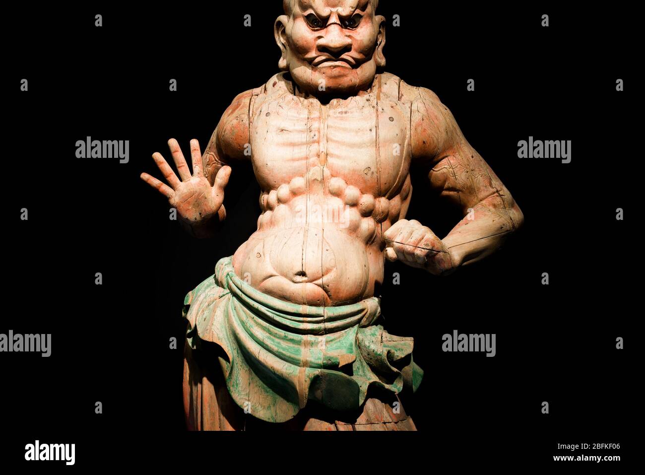 Italie Piémont Turin - Musée Mao ( Museo d'Arte Orientale ) - Musée d'art oriental - Kongo Rikishi debout sur une grande base - période Kamakura - deuxième moitié du XIIIe siècle Banque D'Images