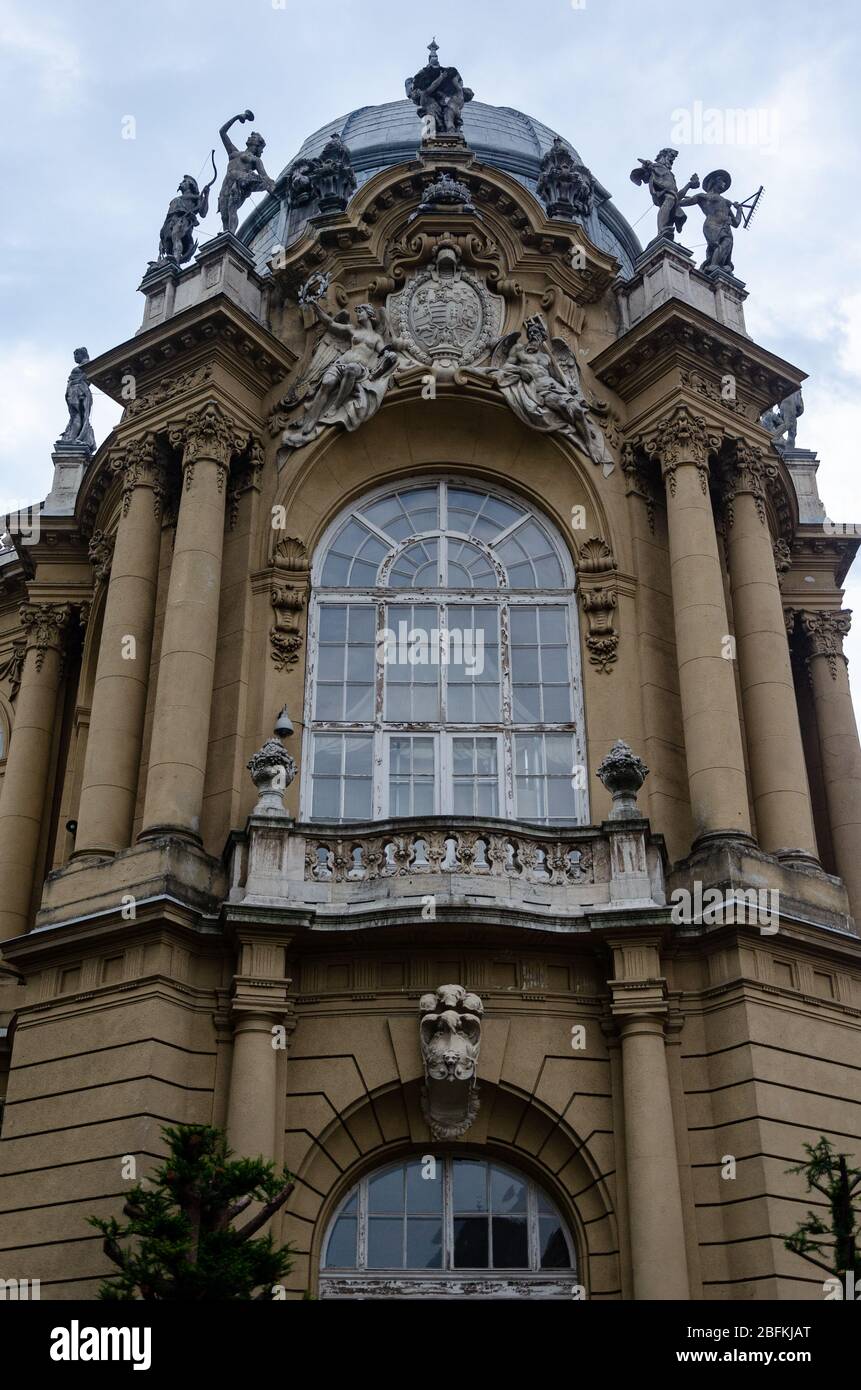 Détail de l'architecture du Musée de l'agriculture hongroise dans le parc municipal de Budapest, en Hongrie Banque D'Images