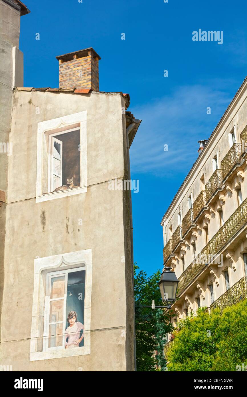 France, Montpellier, Centre historique, troppe l'oeil fenêtres Banque D'Images