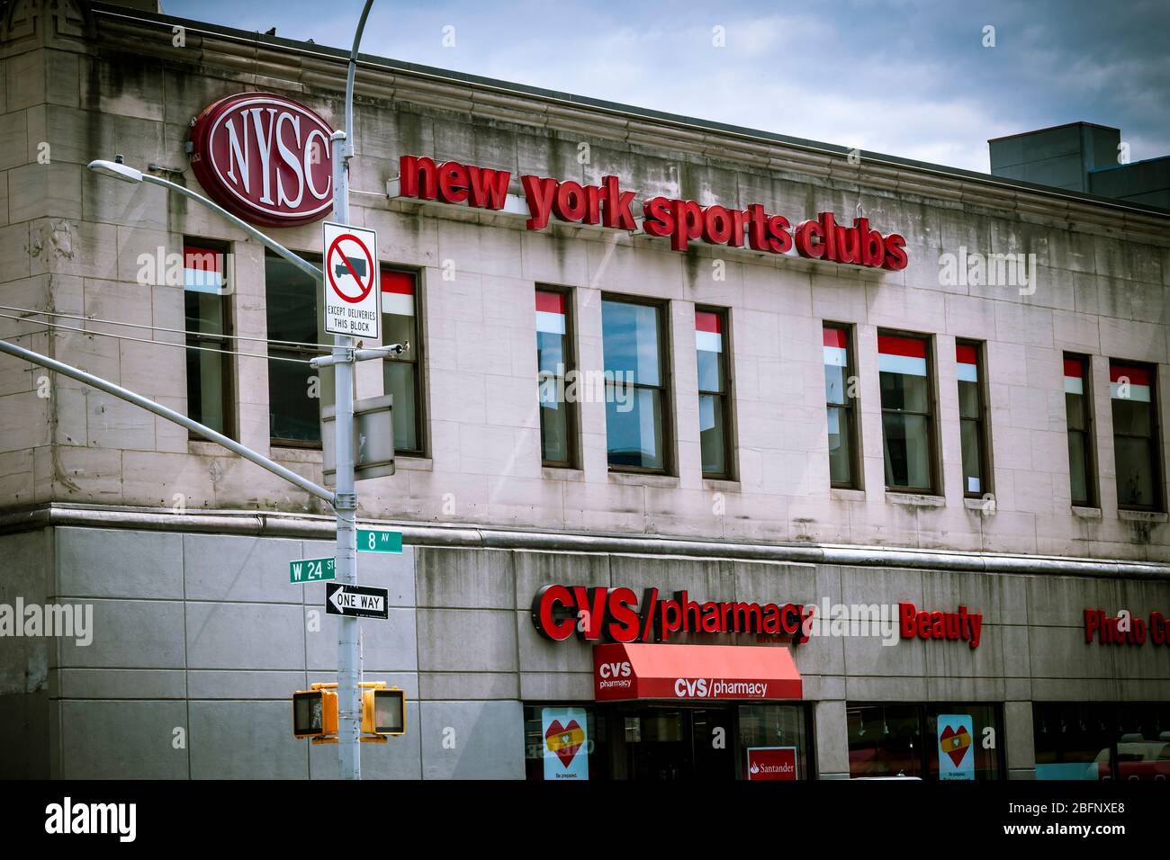 La branche fermée de Chelsea du New York Sports Club à New York le mardi 14 avril 2020. Town Sports International Holdings Inc., propriétaire de la chaîne, est déclaré en pourparlers avec les prêteurs sur son prêt de 200 millions de dollars dû en novembre, et envisage un dépôt de faillite au chapitre 11. (© Richard B. Levine) Banque D'Images