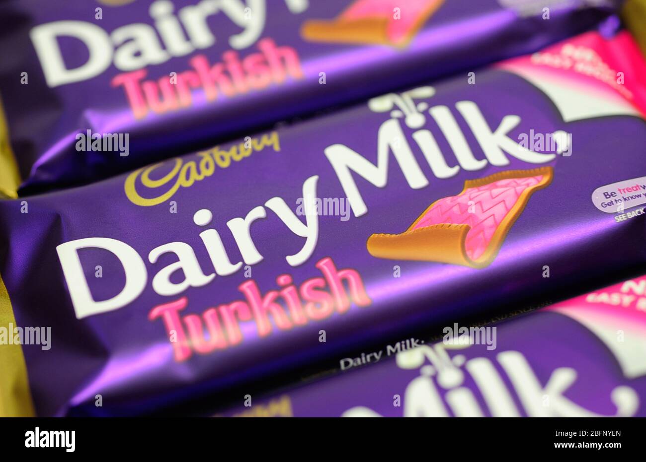 Gros plan sur le bar à chocolat turc Cadburys DairyMilk Banque D'Images