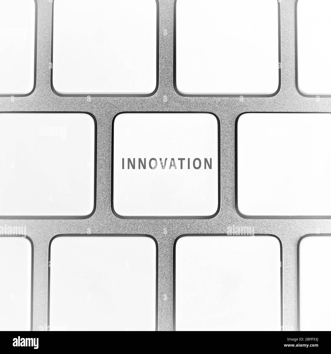 Concept de données : clavier informatique avec bouton Innovation on, gros plan Banque D'Images
