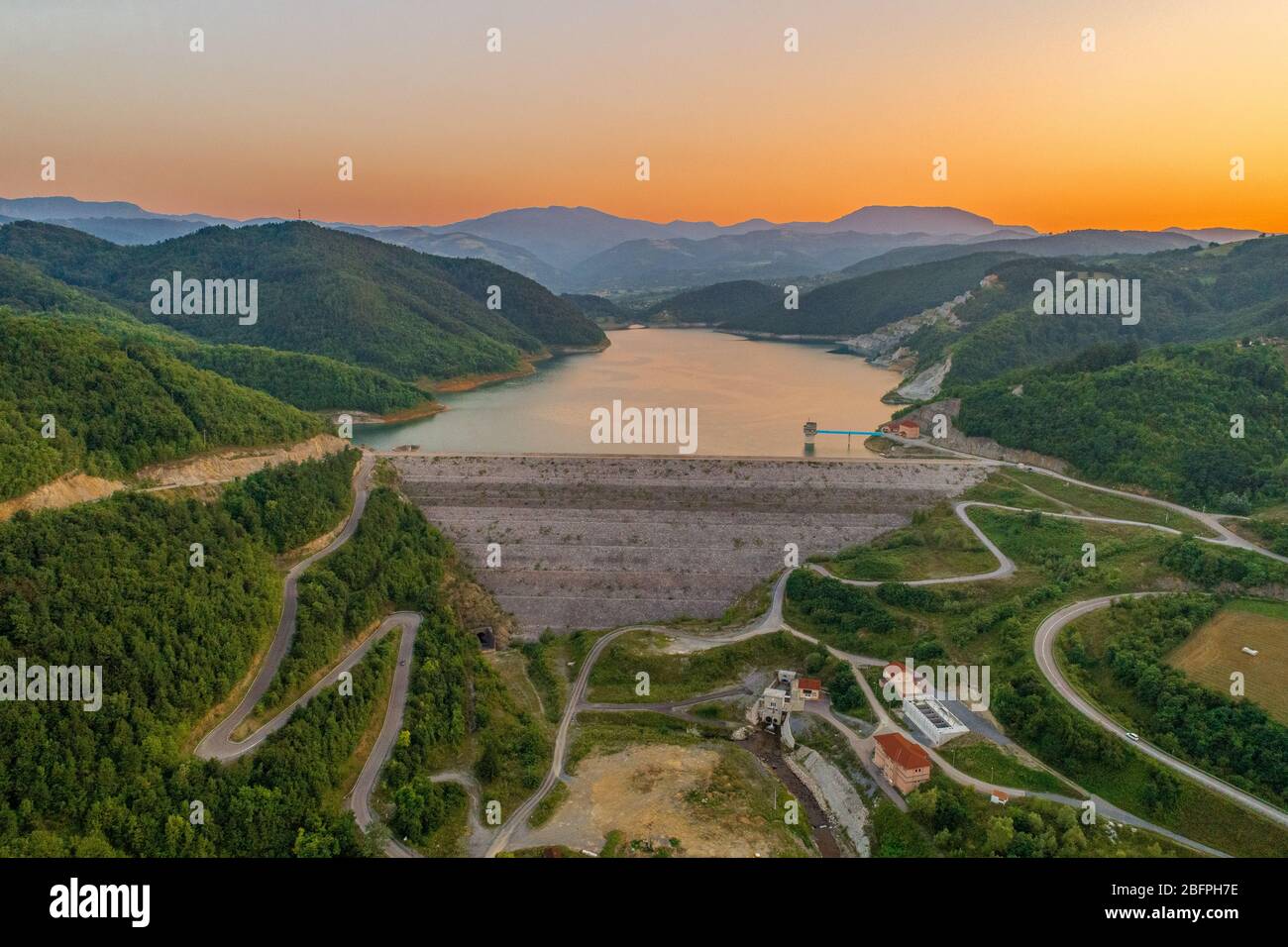 Le lac Stubo Rovni et le barrage de la rivière Jablanica sont un réservoir d'eau près de la ville de Valjevo, en Serbie Banque D'Images