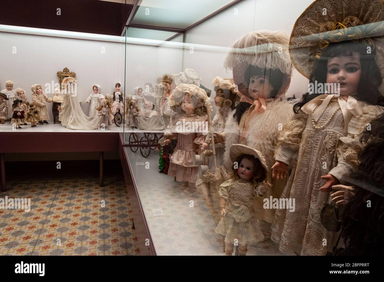 Sóller, Îles Baléares/Espagne; 03/27/2015: À l'intérieur du musée CAN Prunera. Salle des vieilles poupées Banque D'Images