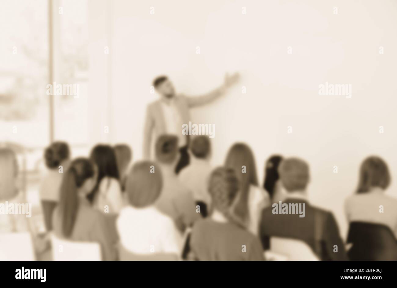 Vue floue des personnes en classe d'école d'affaires Banque D'Images