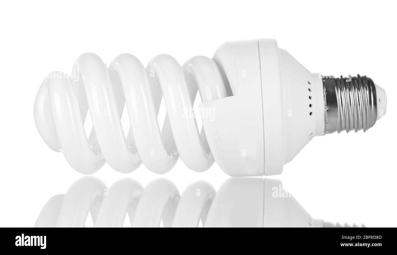 Lampe à économie d'énergie isolée sur blanc Banque D'Images