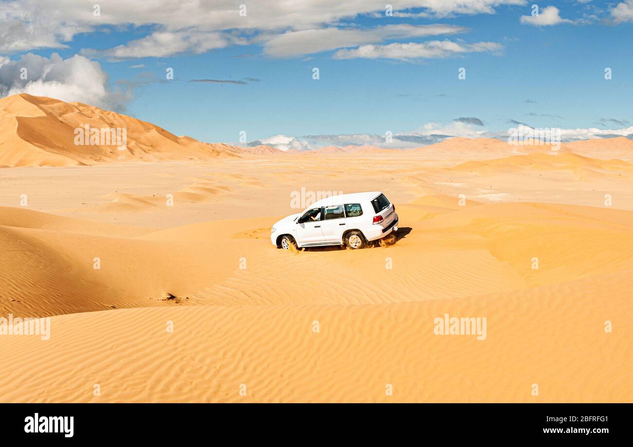 Safari en jeep dans le magnifique désert d'Omani RUB al-Chali Banque D'Images