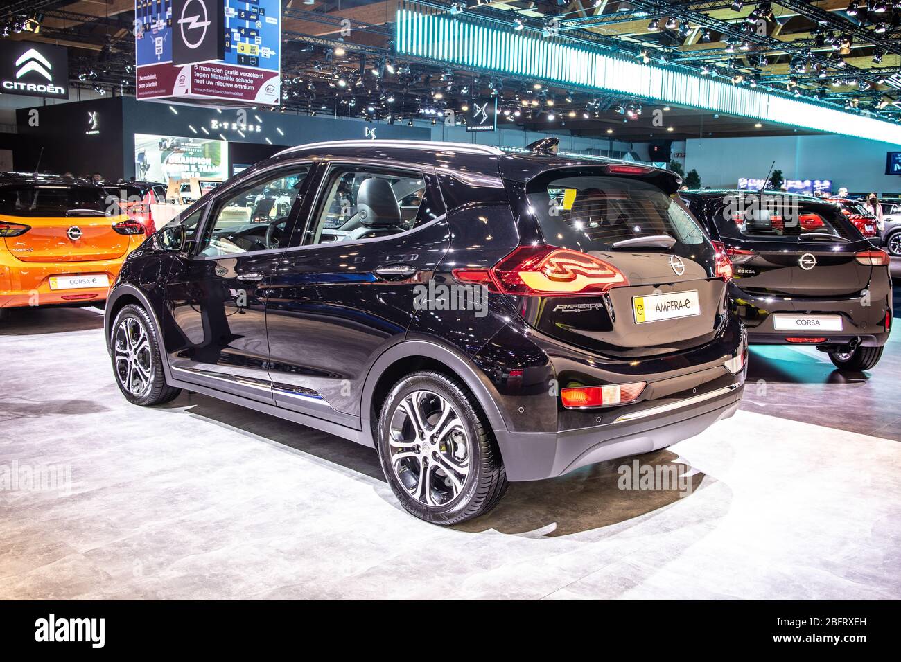 Bruxelles, Belgique, Jan 09, 2020: Métal noir électrique OPEL AMPERA-E au salon de l'automobile de Bruxelles, vendu comme Chevrolet Bolt EV aux Etats-Unis Banque D'Images