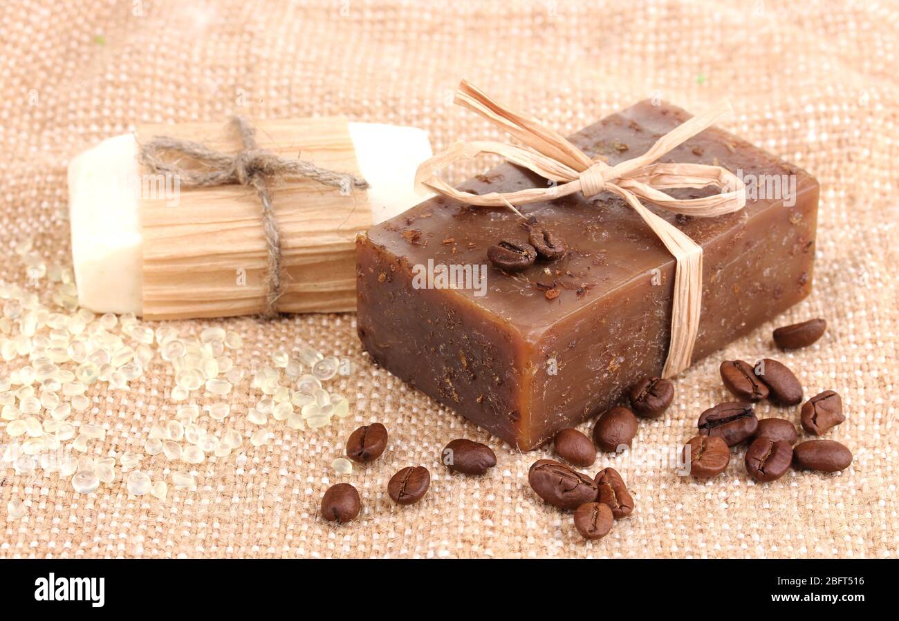 Savons faits à la main sur des tissus à rackCloth Banque D'Images