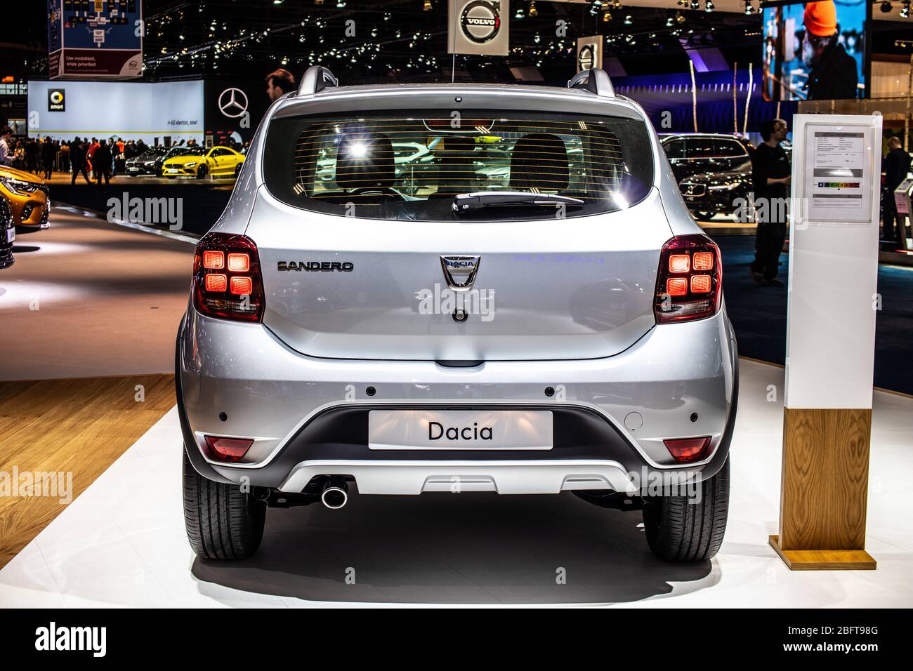 Bruxelles, Belgique, Jan 2020 DACIA SANDERO Stepway, salon automobile de Bruxelles, deuxième génération, stand automobile Dacia, constructeur automobile roumain Banque D'Images