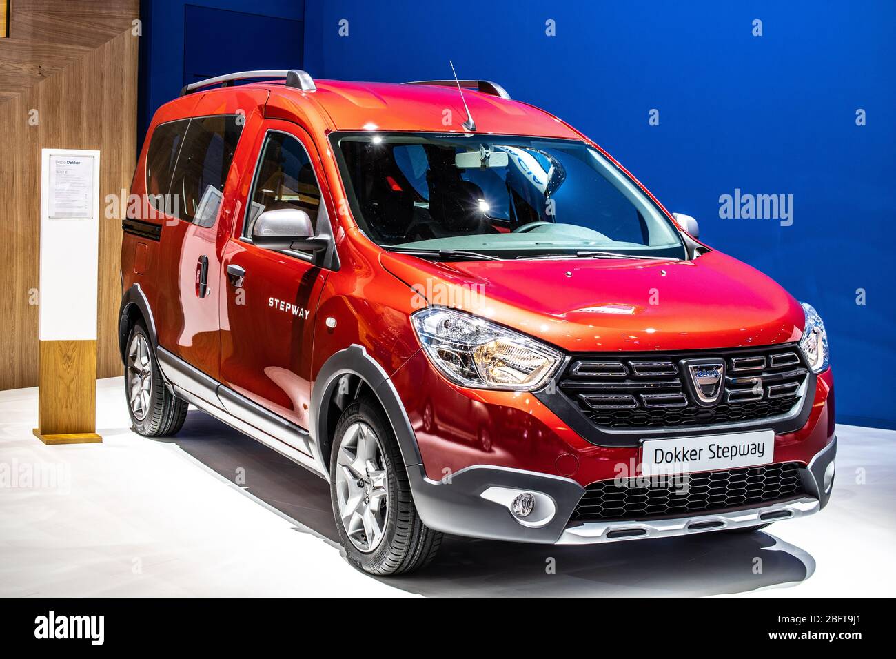 Bruxelles, Belgique, 09 janvier 2020: DACIA DOKKER Stepway au salon automobile de Bruxelles, stand automobile Dacia, constructeur automobile roumain Banque D'Images