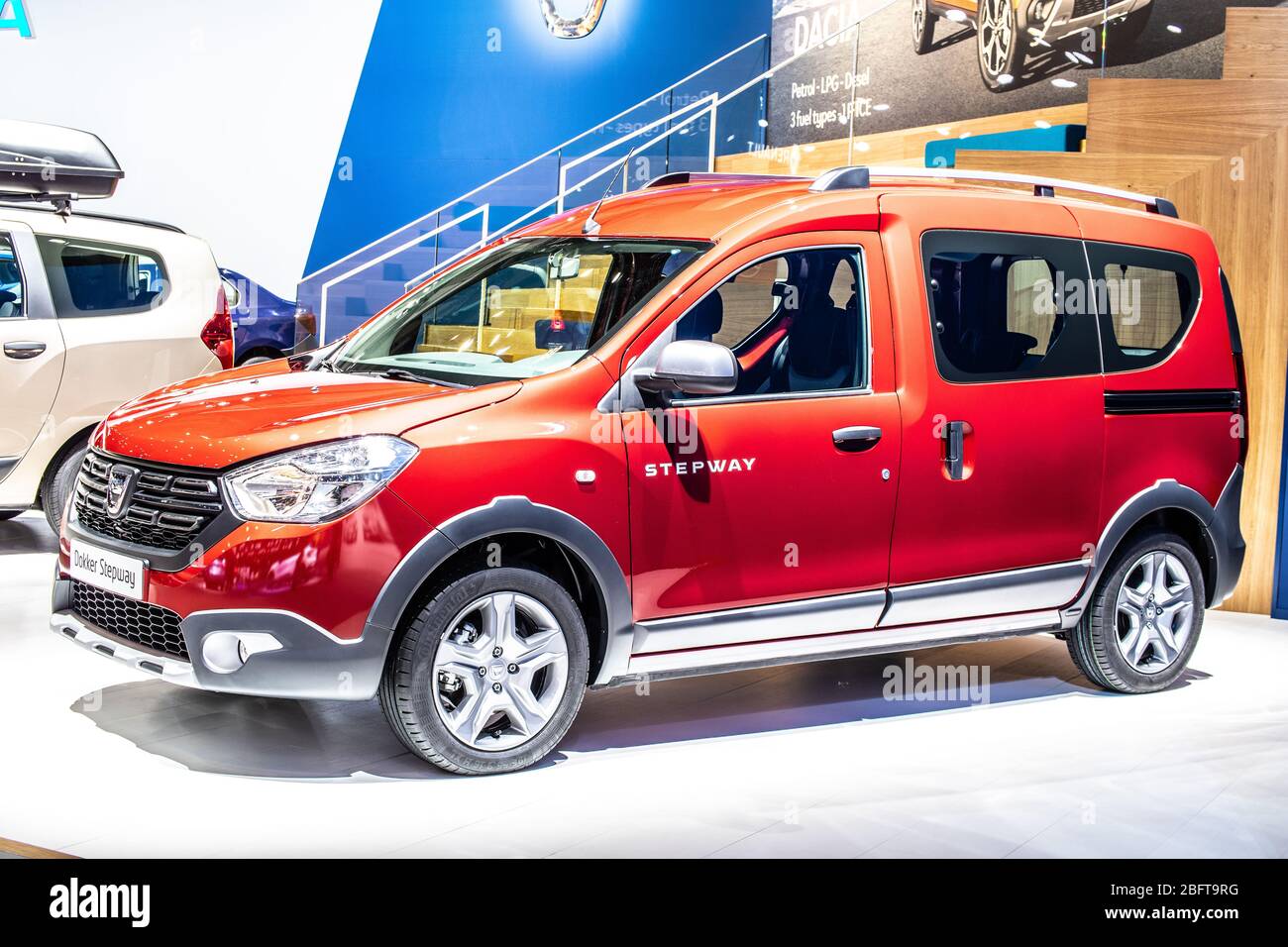 Bruxelles, Belgique, 09 janvier 2020: DACIA DOKKER Stepway au salon automobile de Bruxelles, stand automobile Dacia, constructeur automobile roumain Banque D'Images