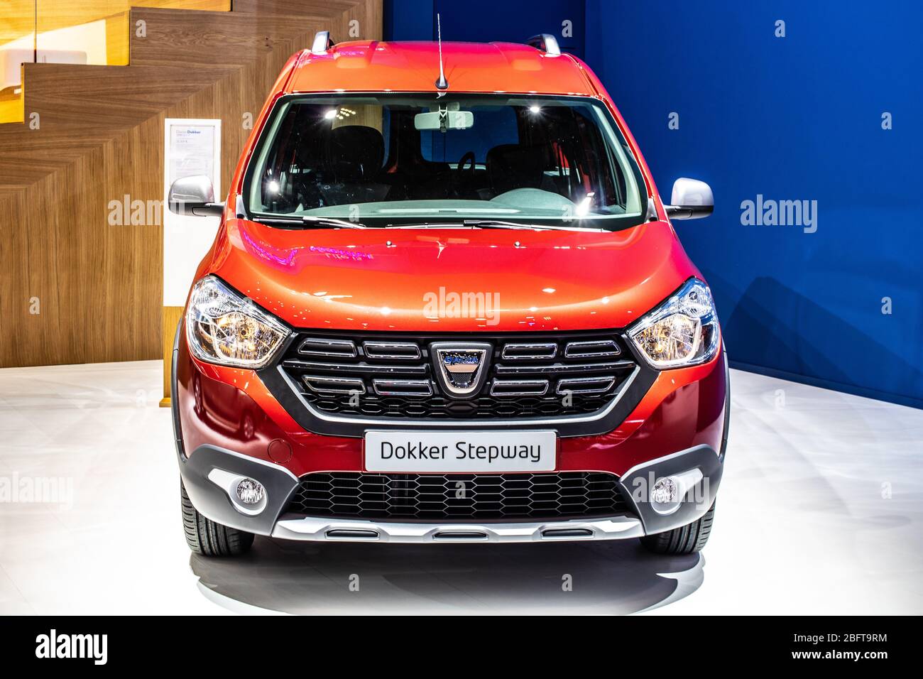 Bruxelles, Belgique, 09 janvier 2020: DACIA DOKKER Stepway au salon automobile de Bruxelles, stand automobile Dacia, constructeur automobile roumain Banque D'Images