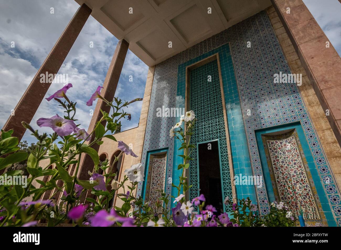 La tombe de Saadi, connue sous le nom de Saadie (Perse: سعدیه‎), est une tombe et un mausolée dédiés au poète persan Saadi dans la ville iranienne de Shiraz. Banque D'Images