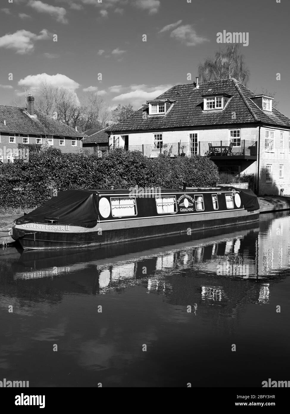 Black and White Landscape, Narrowboat, Kennett and Avon Canal, Hungerford, Berkshire, Angleterre, Royaume-Uni, GB. Banque D'Images