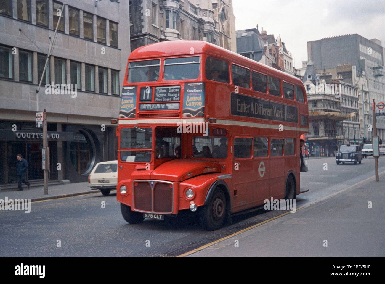 Vieux bus, avril 1980, Londres, Angleterre, Grande-Bretagne Banque D'Images