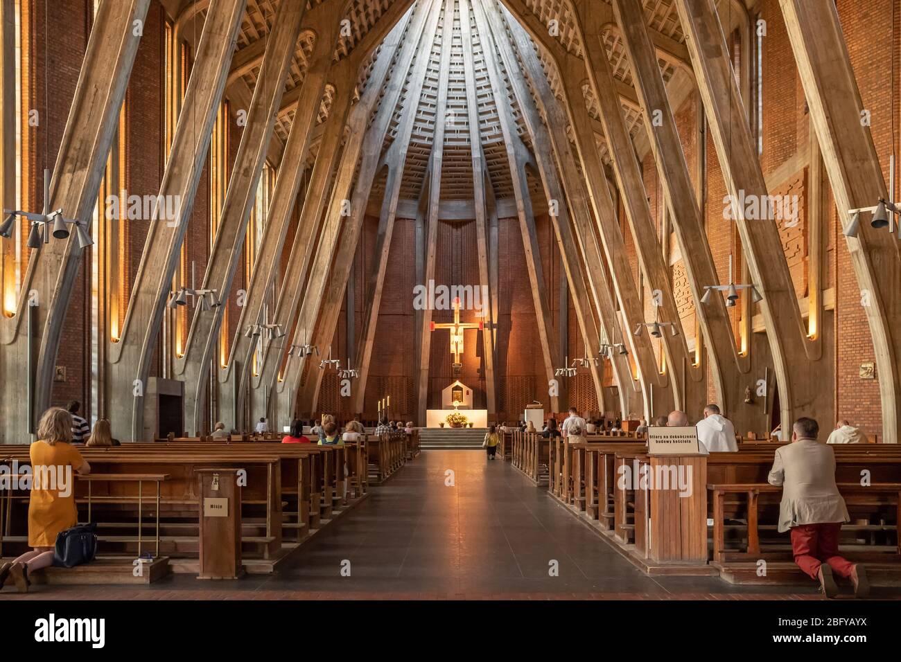 Sainte messe dans l'Église de Saint-Dominic à Varsovie Banque D'Images