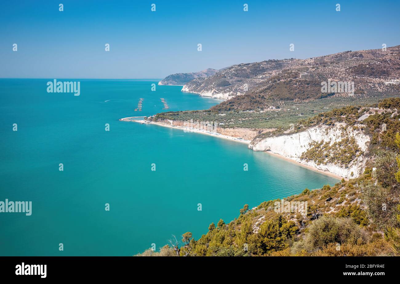 Le littoral du Gargano, le golfe de Manfredonia et le parc national des Pouilles, en Italie Banque D'Images