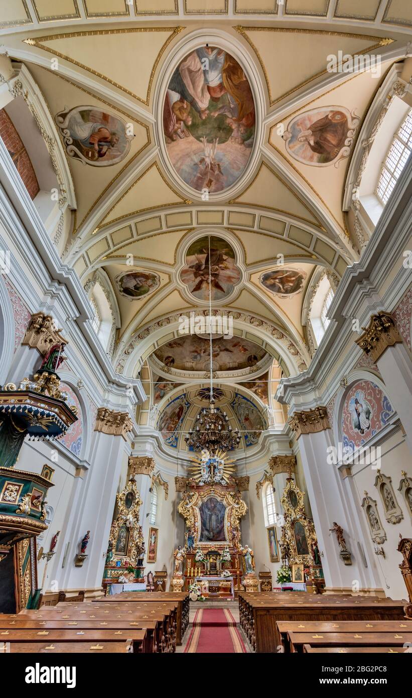 Intérieur de l'église baroque de St Stanislaus à Zerkow, région de Wielkopolska aka Pologne, Pologne Banque D'Images