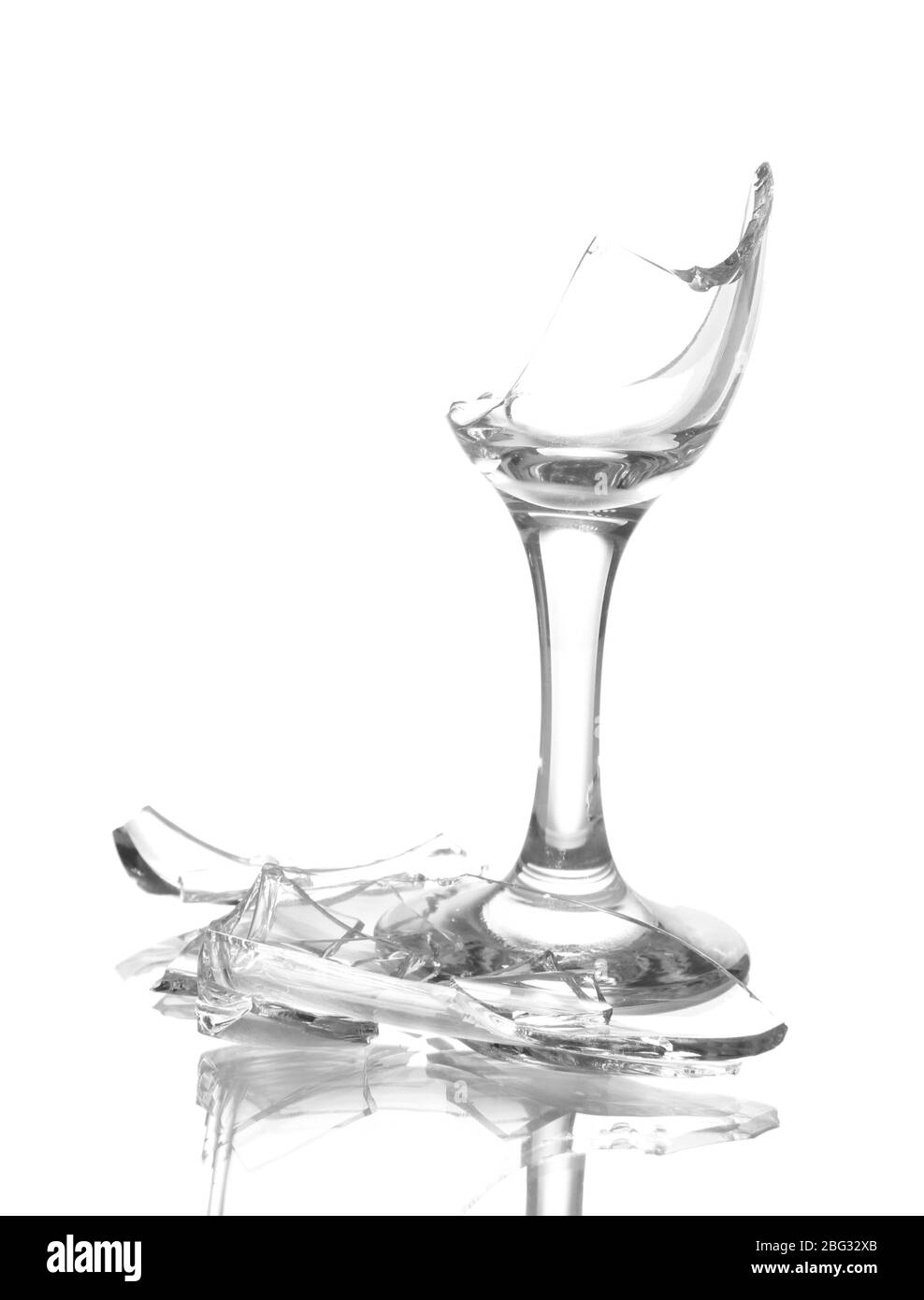 Verre brisé isolated on white Banque D'Images