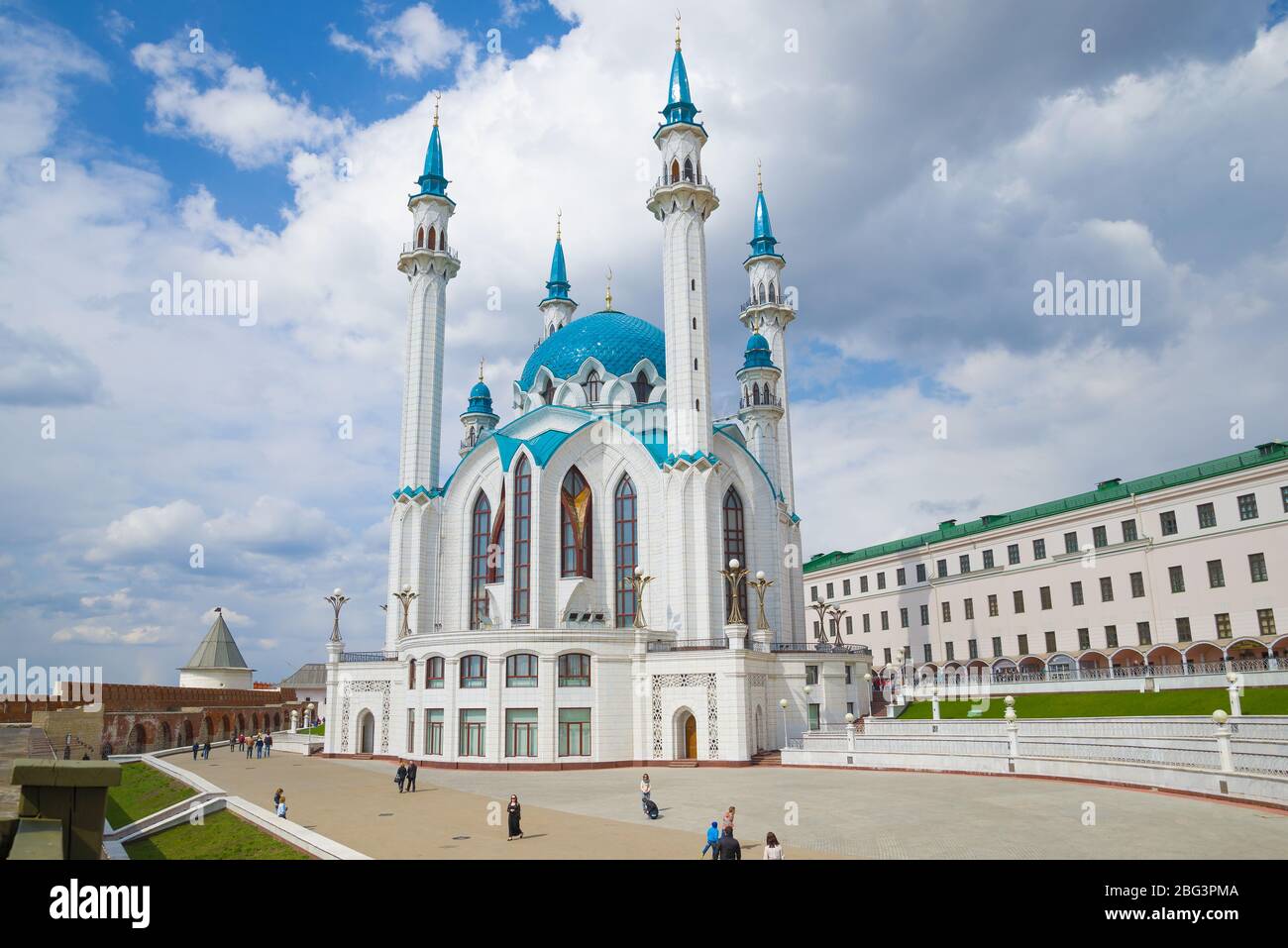 KAZAN, RUSSIE - 30 AVRIL 2016 : mosquée Kul-Sharif au Kremlin de Kazan le jour d'avril Banque D'Images