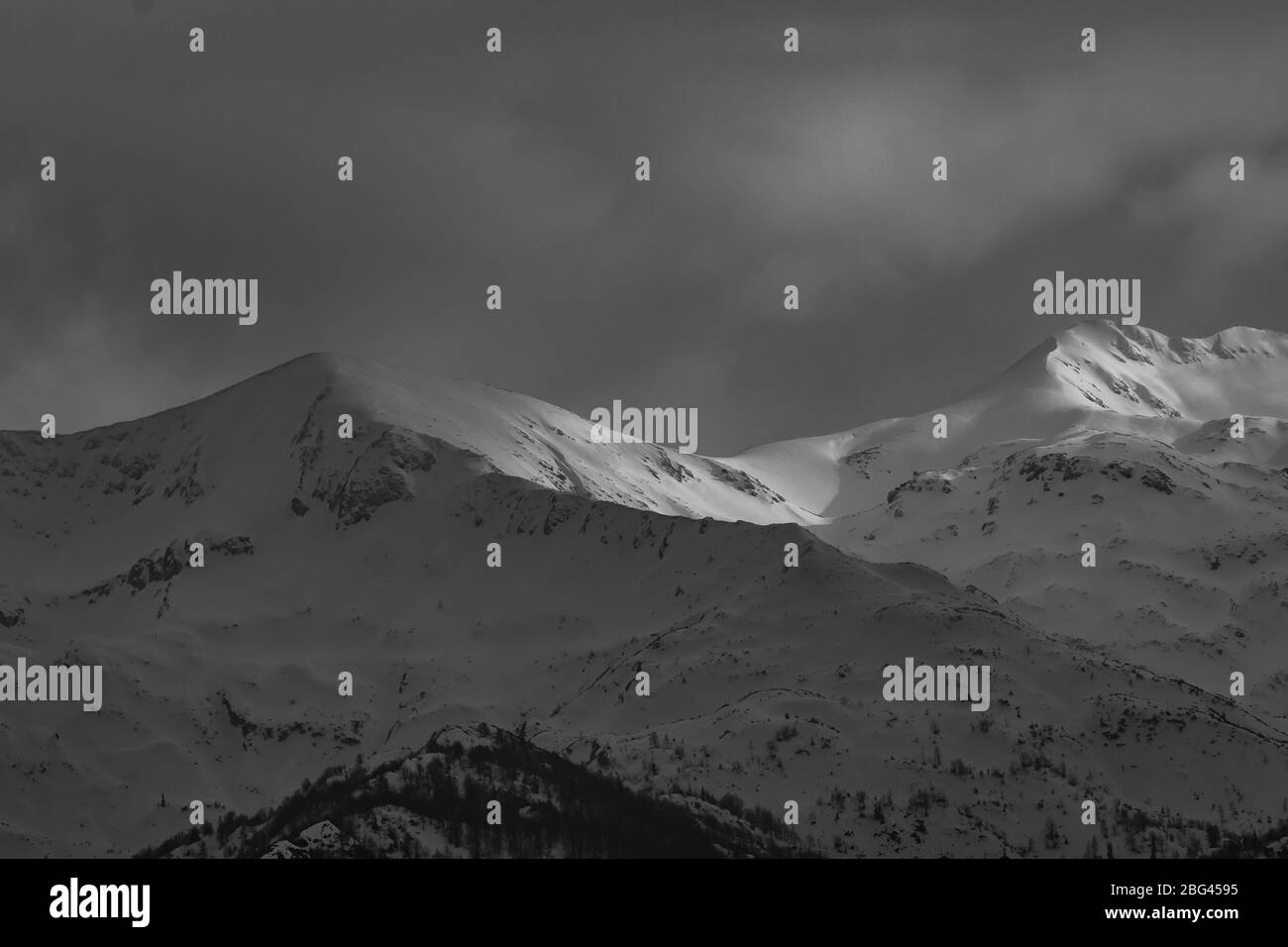 Les montagnes de Bohinj en noir et blanc Banque D'Images