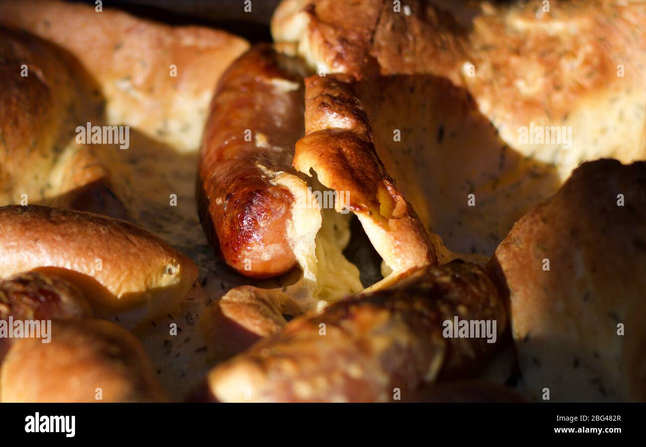 Un gros plan de nourriture - plat anglais typique de toad-in-the-hole Banque D'Images