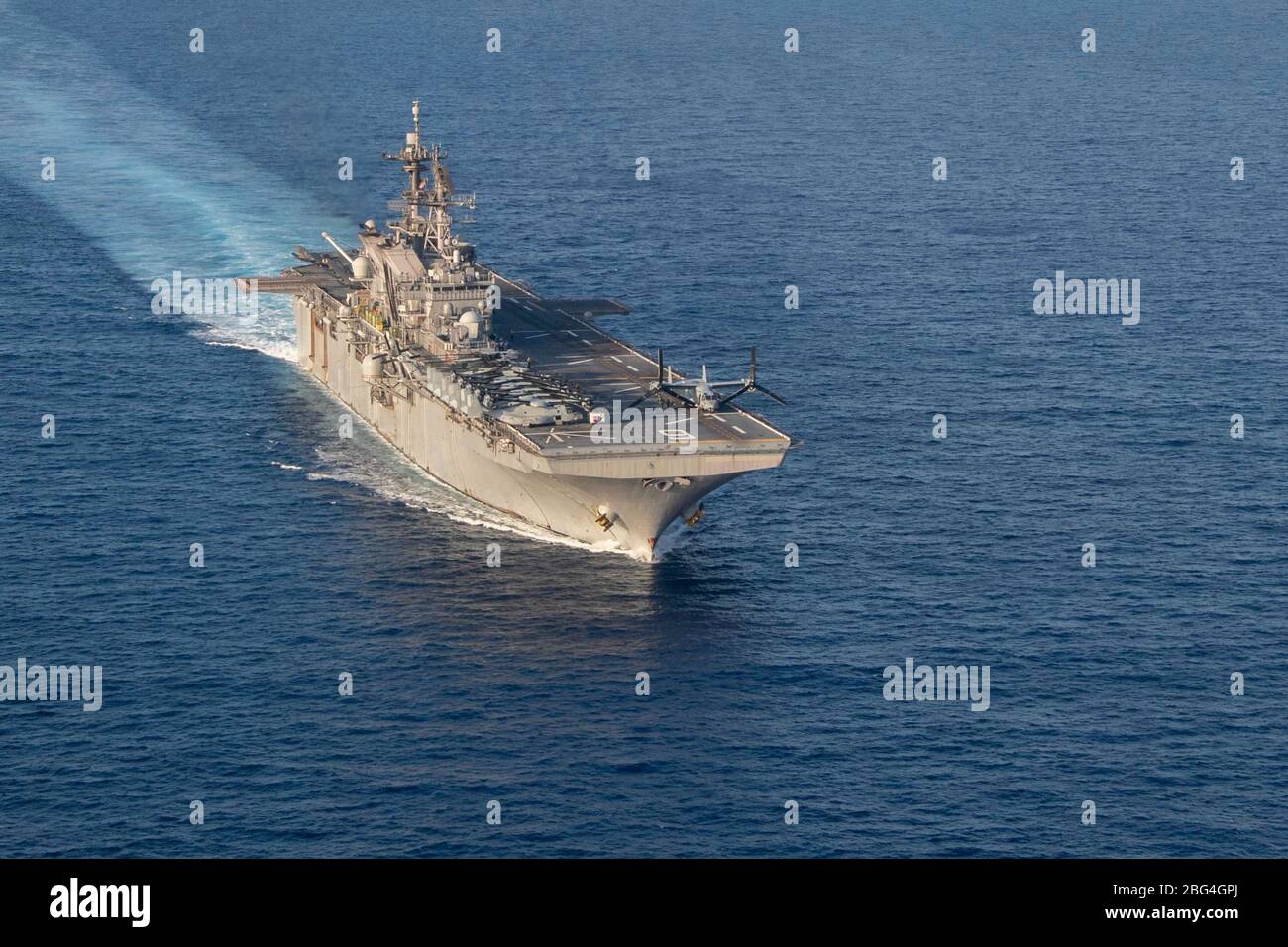 Le navire d'assaut amphibie de la marine américaine, navire amiral USS ...
