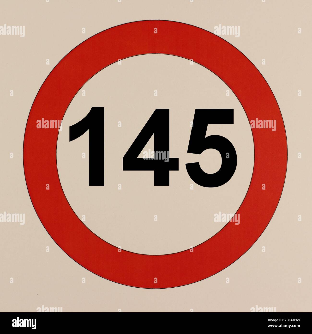 Illustration des Straßenverkehrszeichens 'maximum Geschwindigkeit 145 km pro Stunde' Banque D'Images
