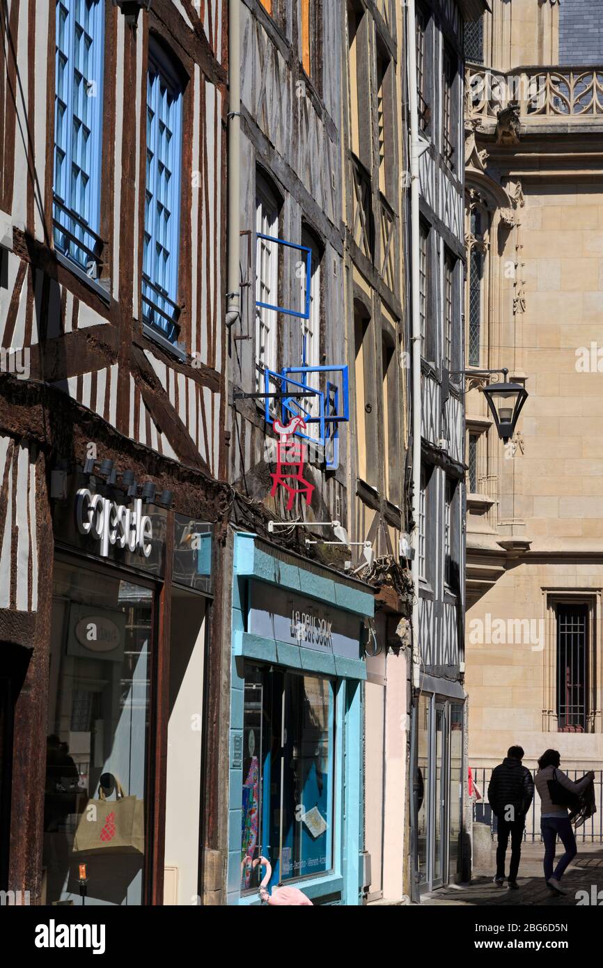 Rouen france magasins Banque de photographies et d’images à haute ...