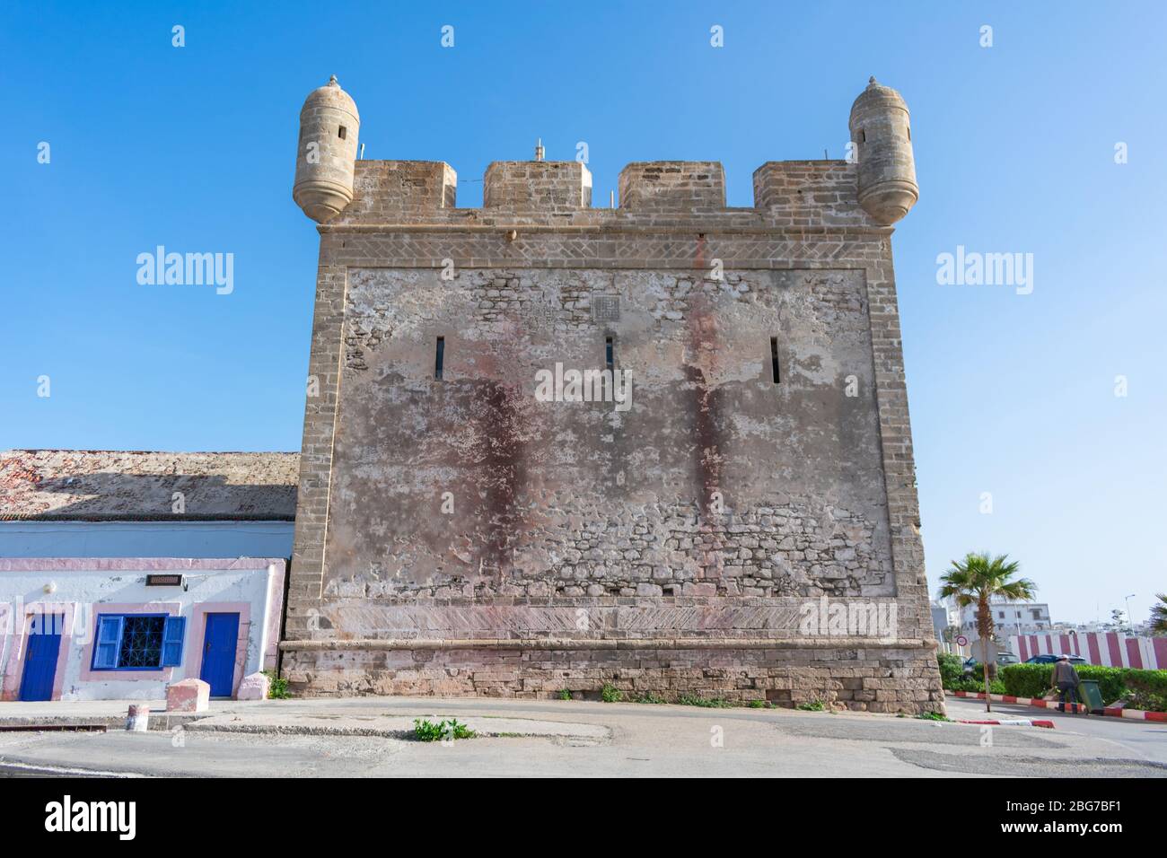 Tour fortifiée au port d'Essaouira Maroc Banque D'Images
