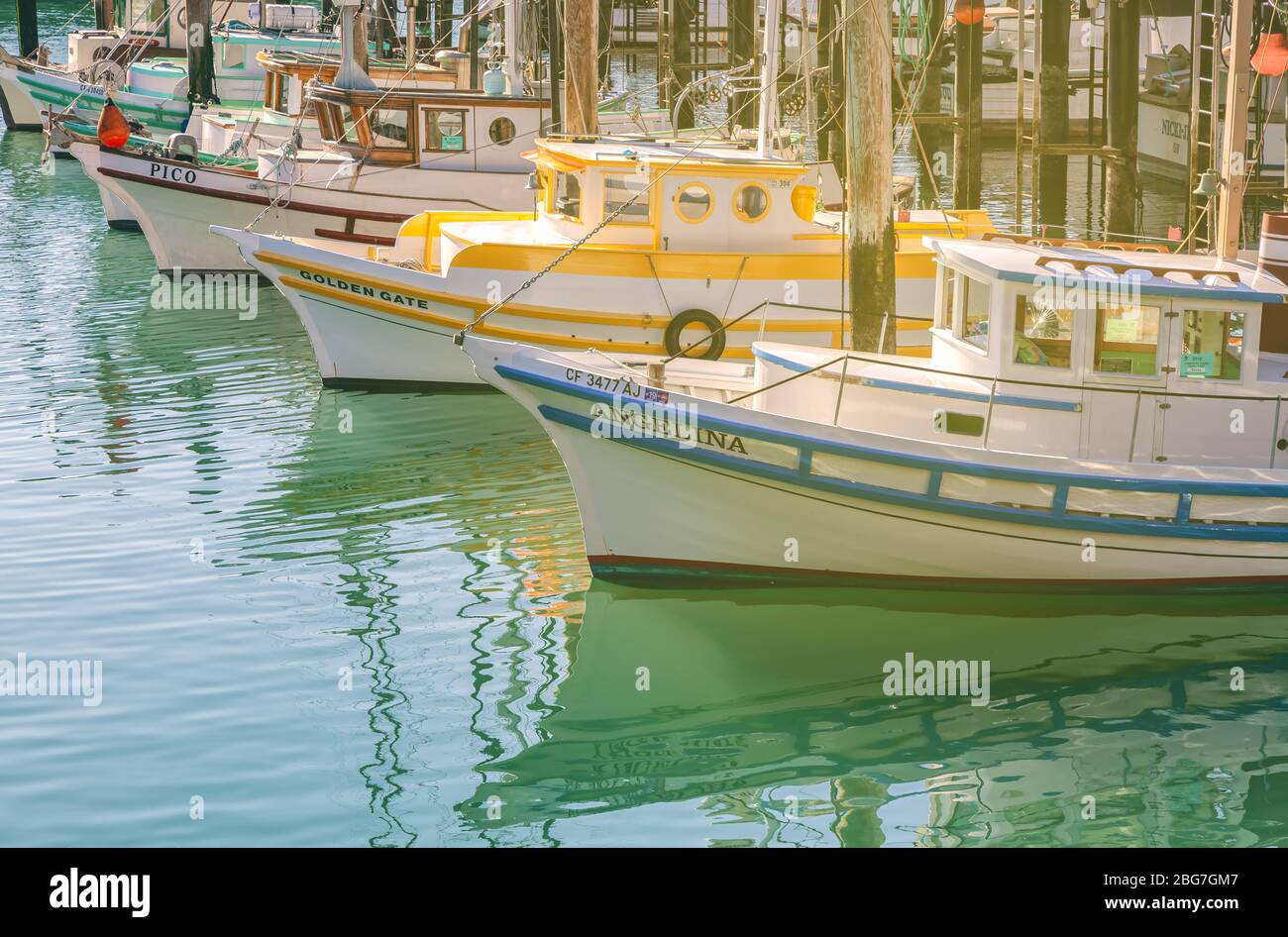 Quai de pêche coloré à la marina de Fisherman Wharf, San Francisco, Californie, États-Unis. Banque D'Images