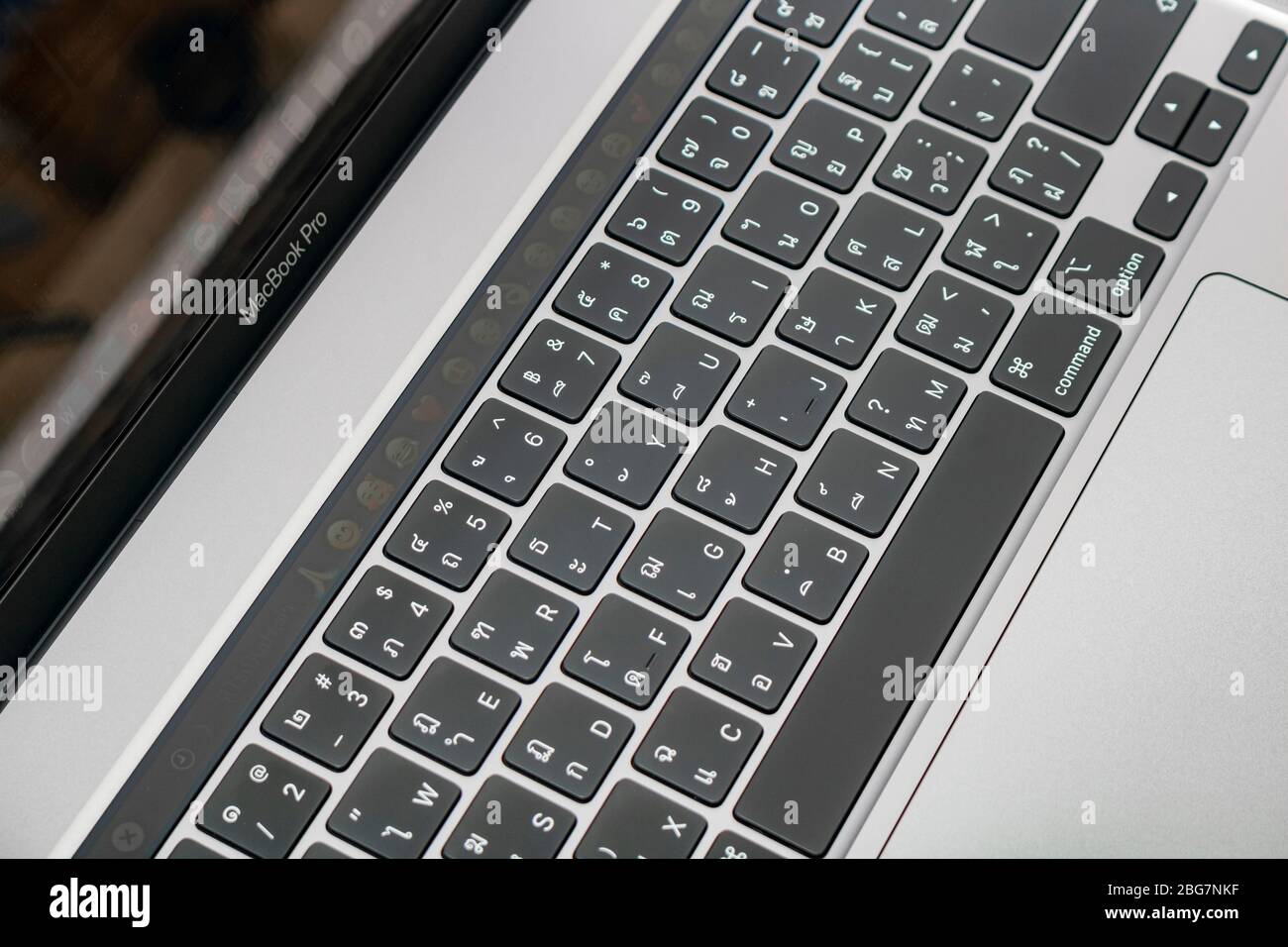 5 avril 2020 - Bangkok, Thaïlande: Nouveau style de clavier MacBook Pro  2019 produit par Apple Company Photo Stock - Alamy